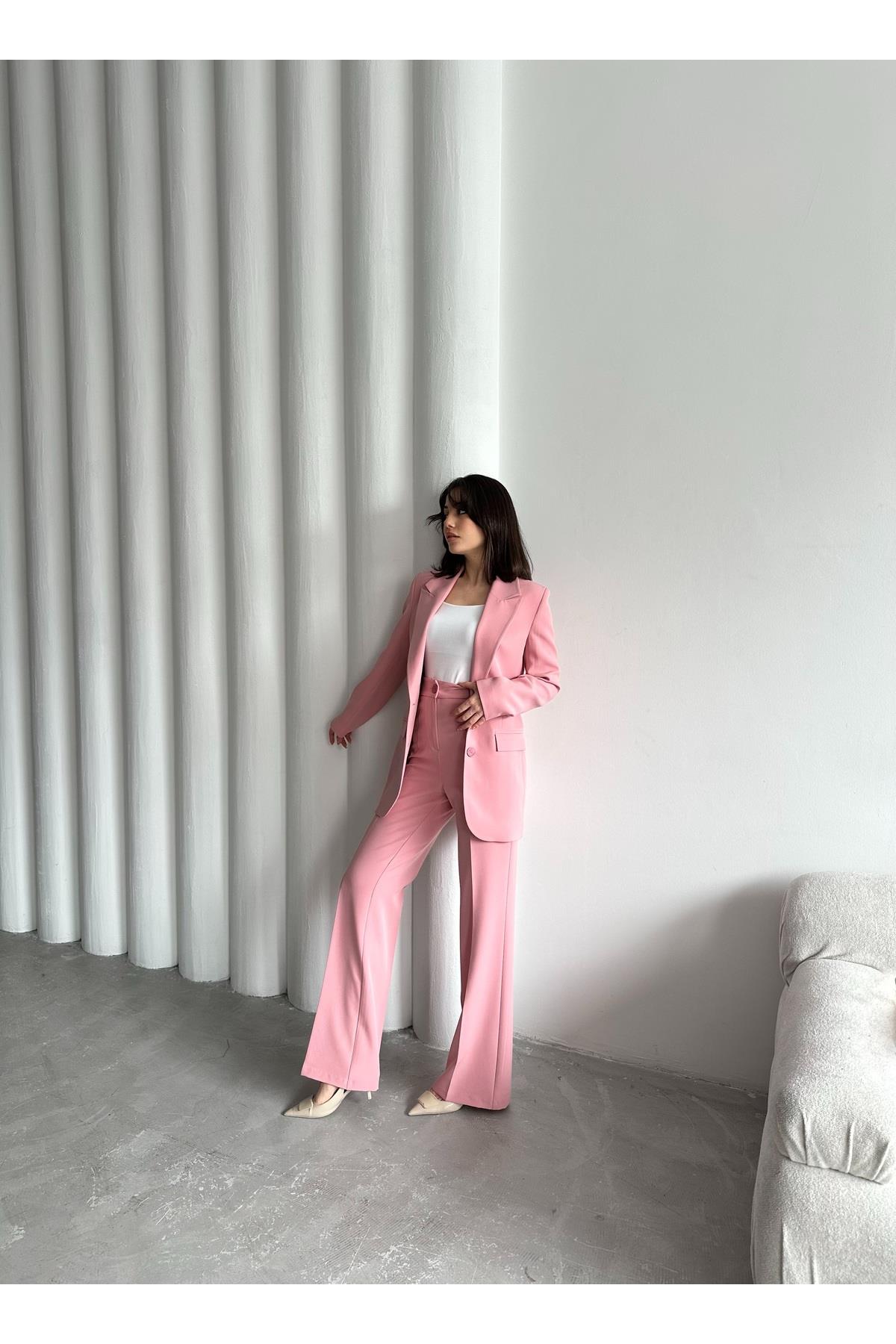 ÇİFT DÜĞMELİ BLAZER TAKIMI