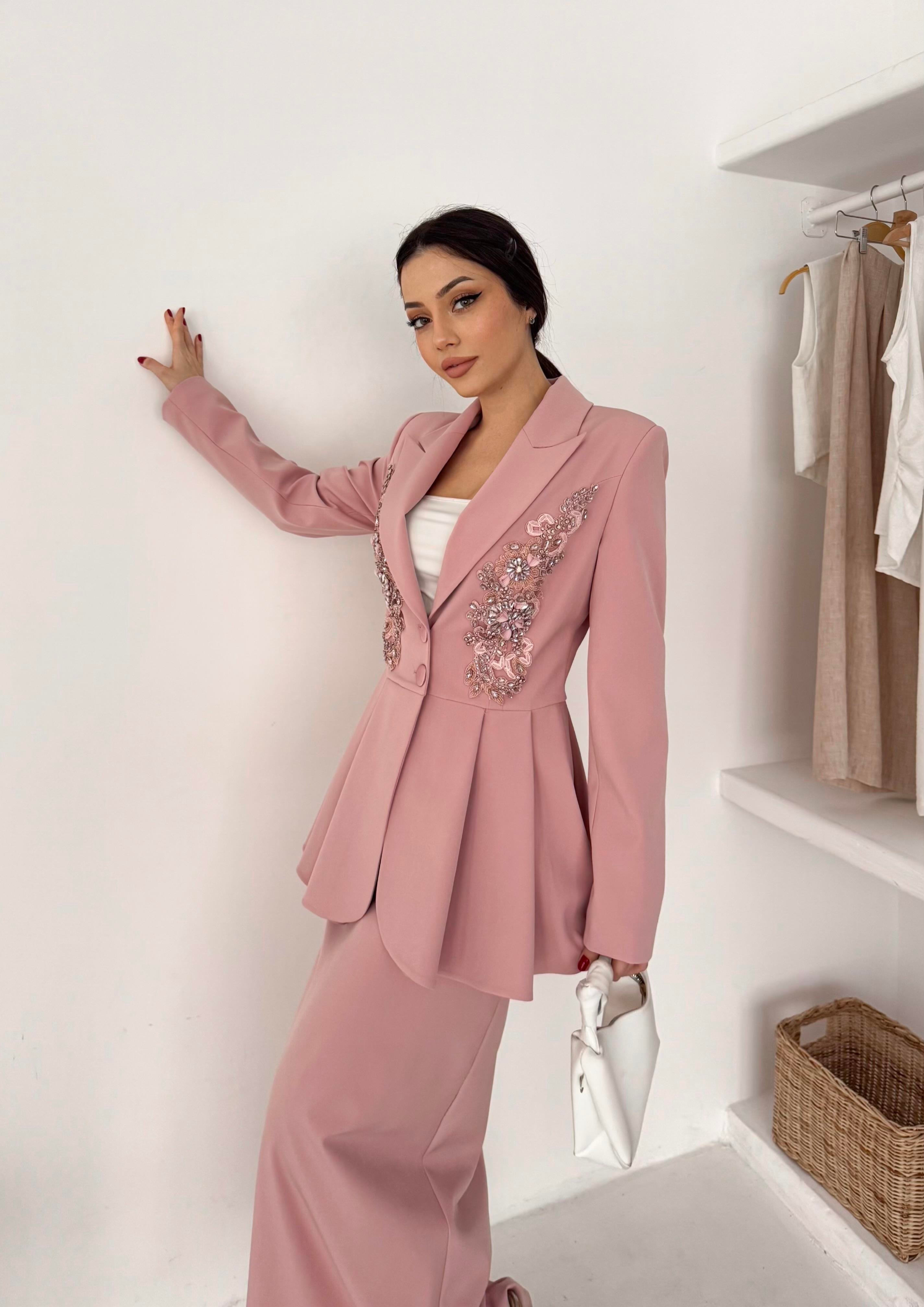 El İşlemeli Volanlı Blazer Etekli İkili Takım