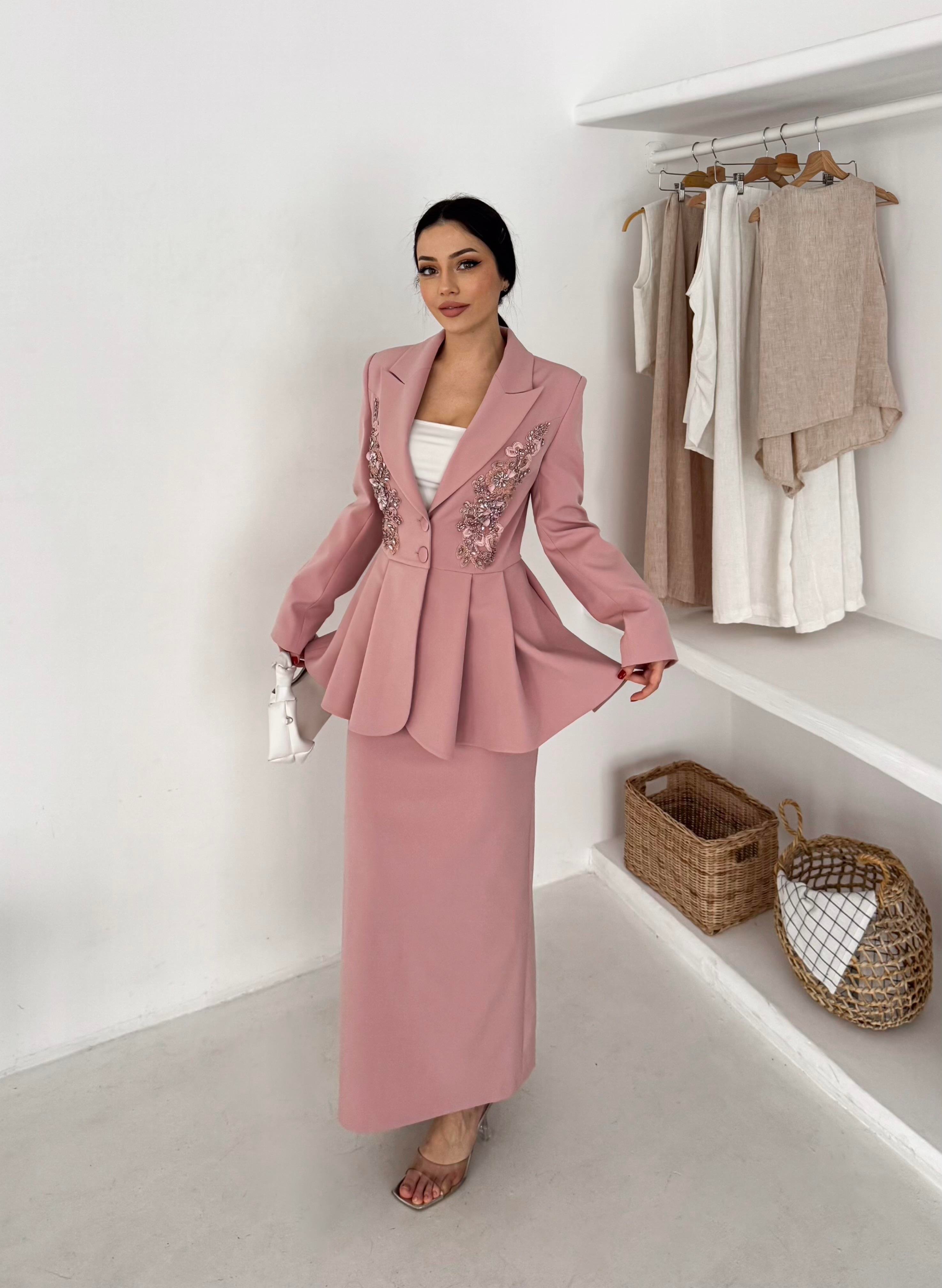 El İşlemeli Volanlı Blazer Etekli İkili Takım