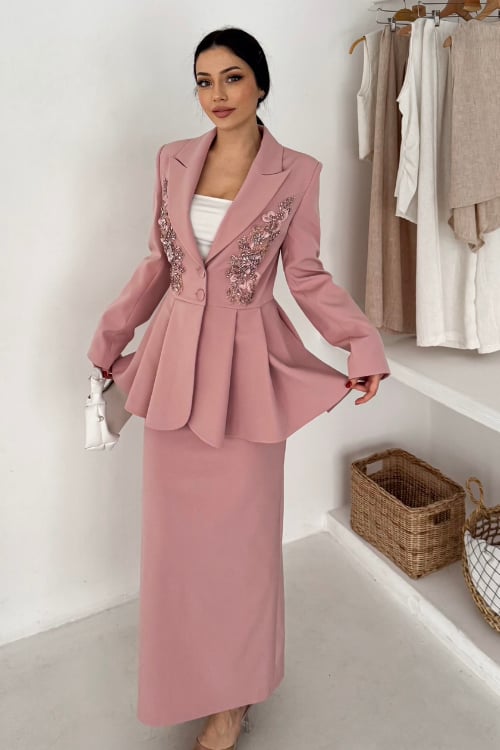 El İşlemeli Volanlı Blazer Etekli İkili Takım