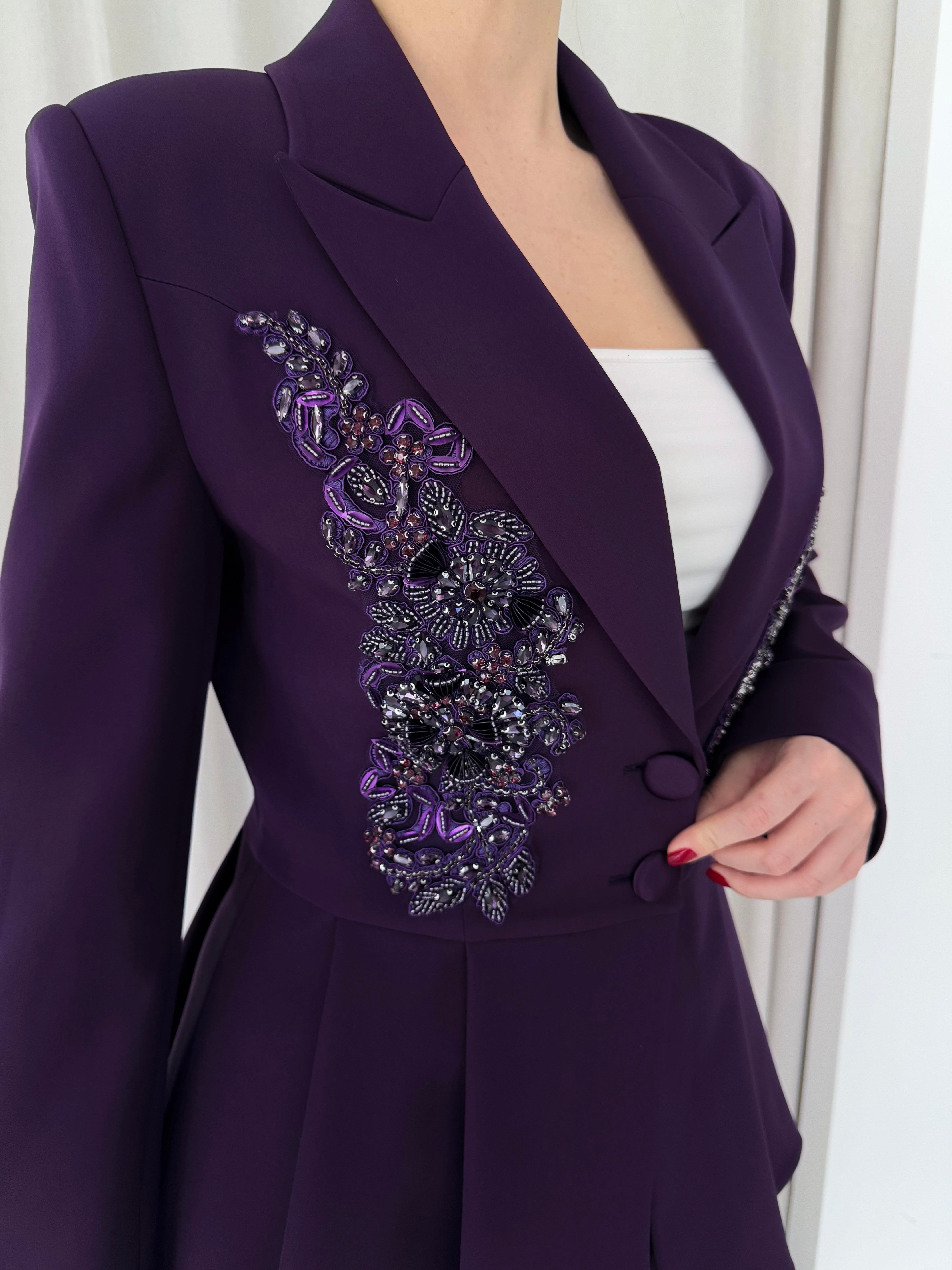 El İşlemeli Volanlı Blazer Etekli İkili Takım