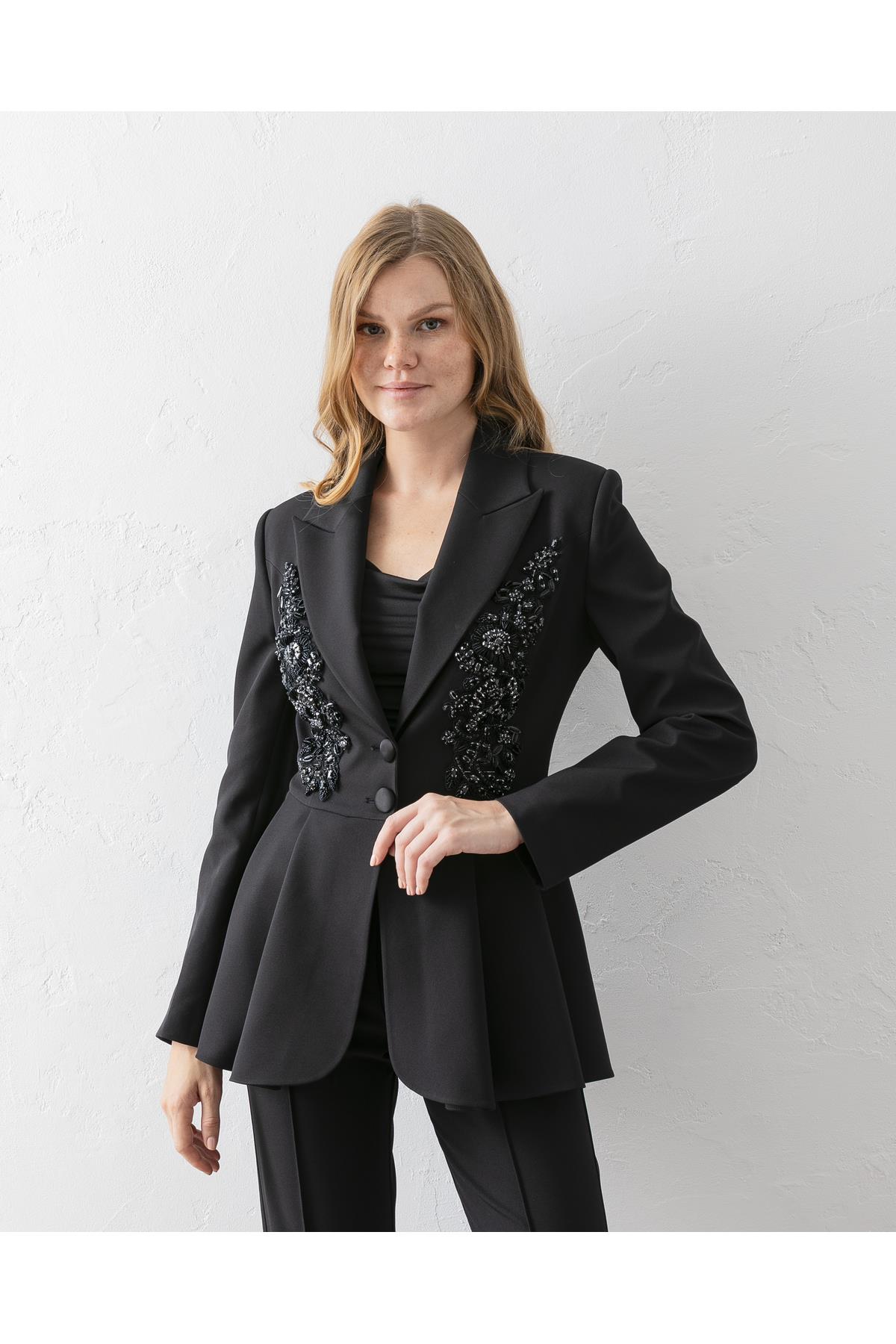 El İşlemeli Volanlı Blazer Pantolonlu İkili Takım