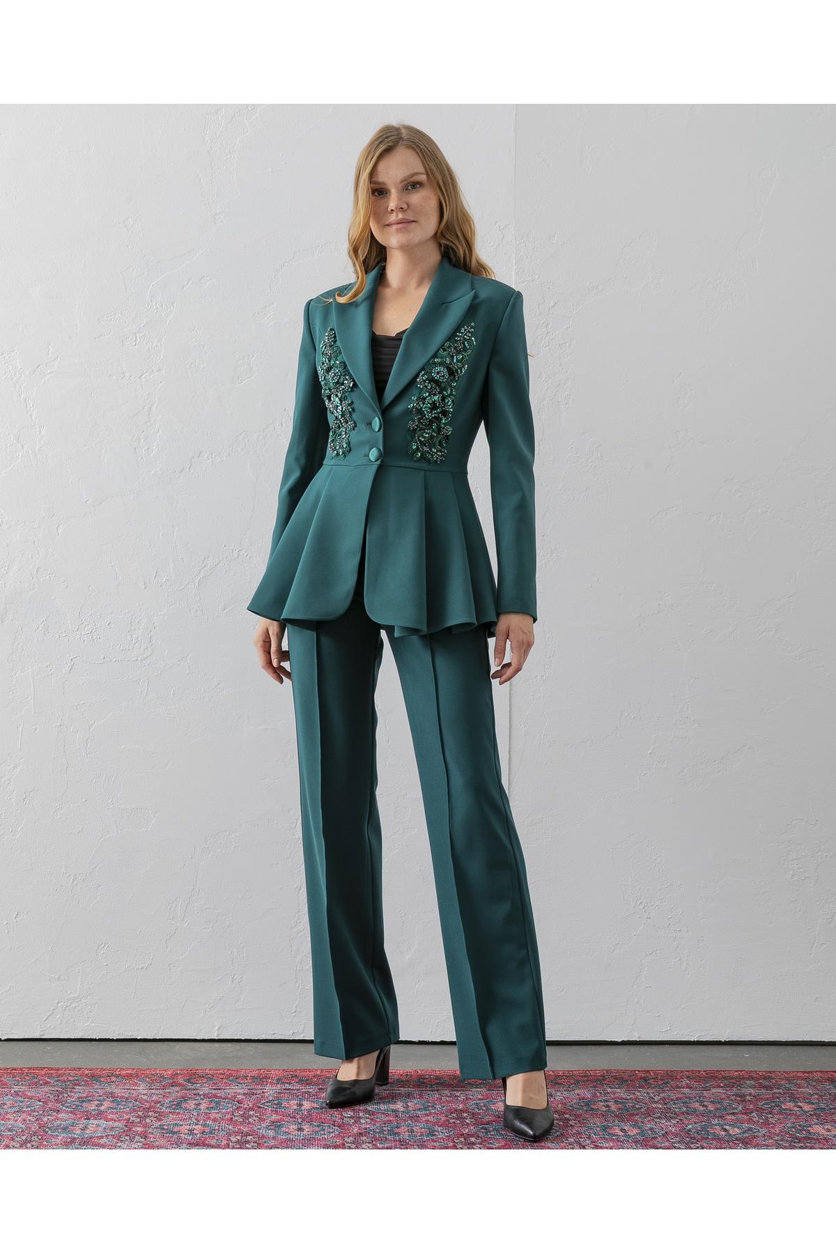 El İşlemeli Volanlı Blazer Pantolonlu İkili Takım