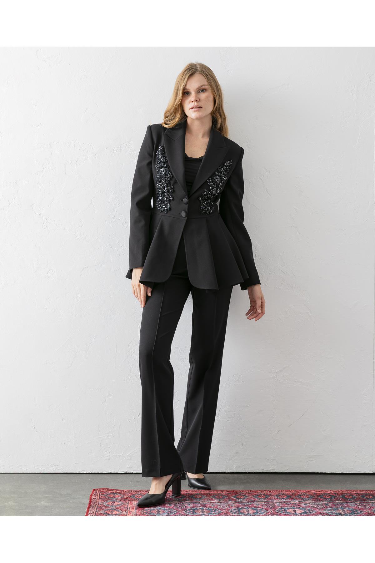El İşlemeli Volanlı Blazer Pantolonlu İkili Takım
