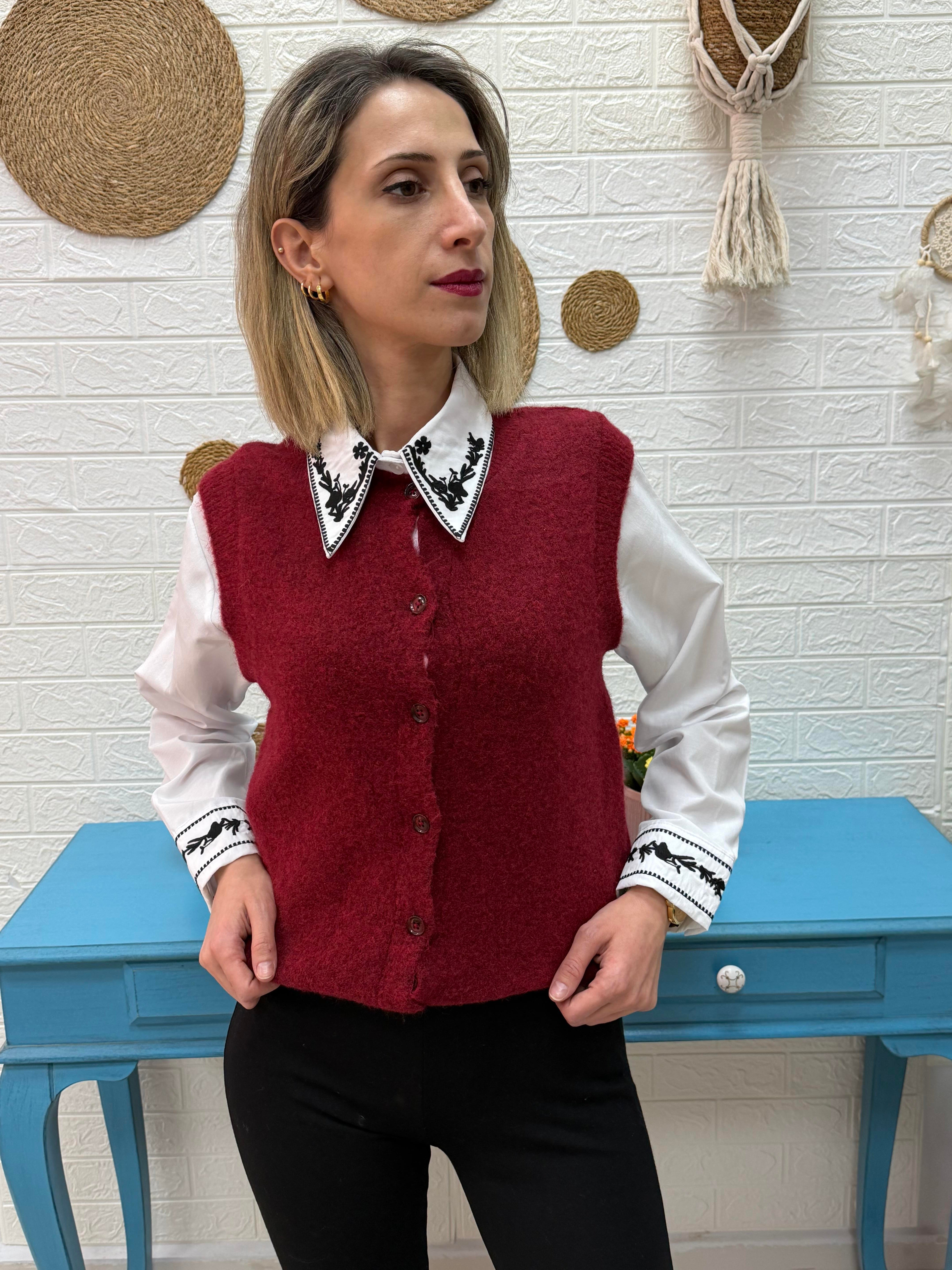 BORDO DÜĞMELİ TRİKO YELEK