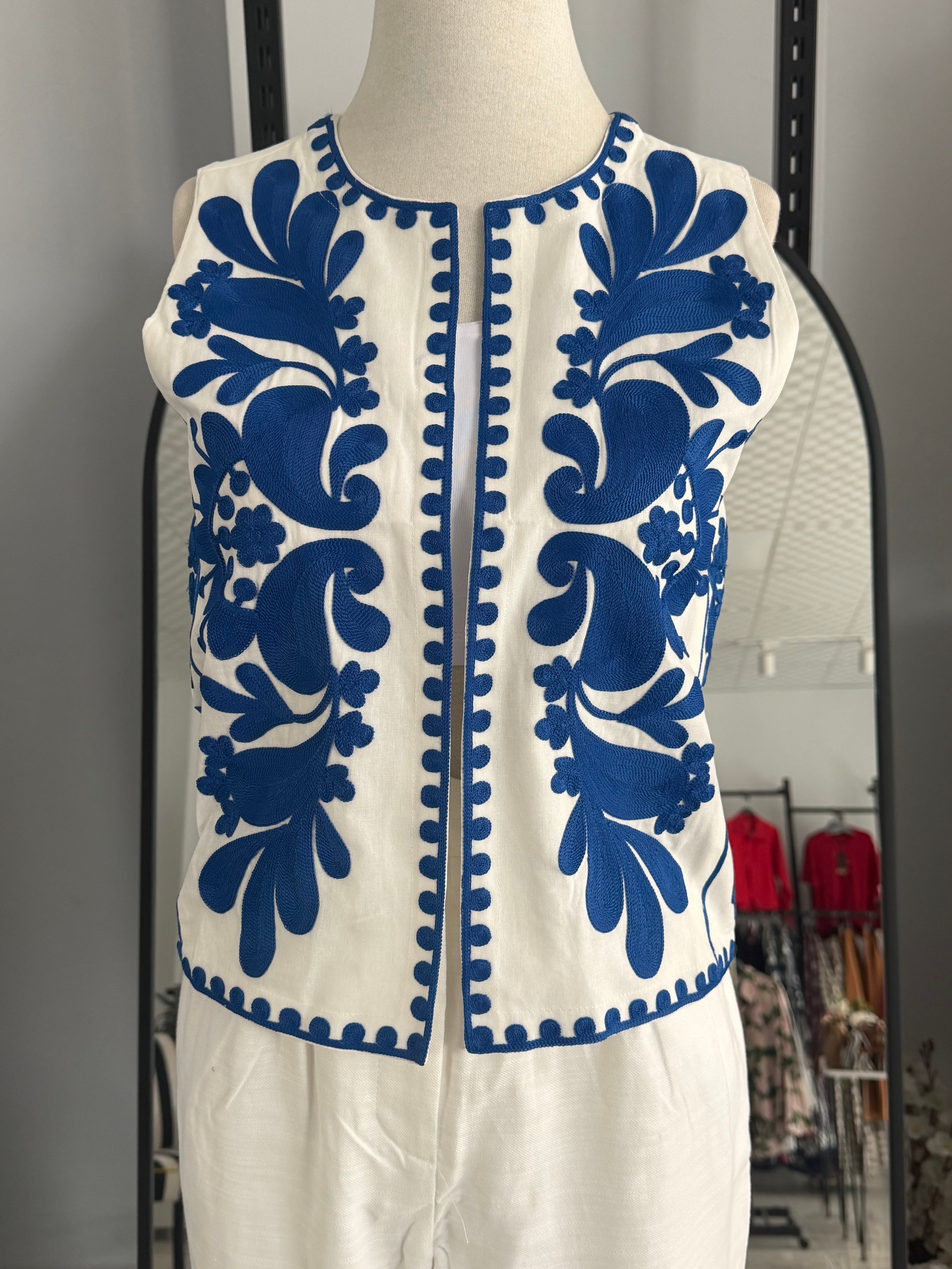 NAKIŞ İŞLEMELİ YELEK