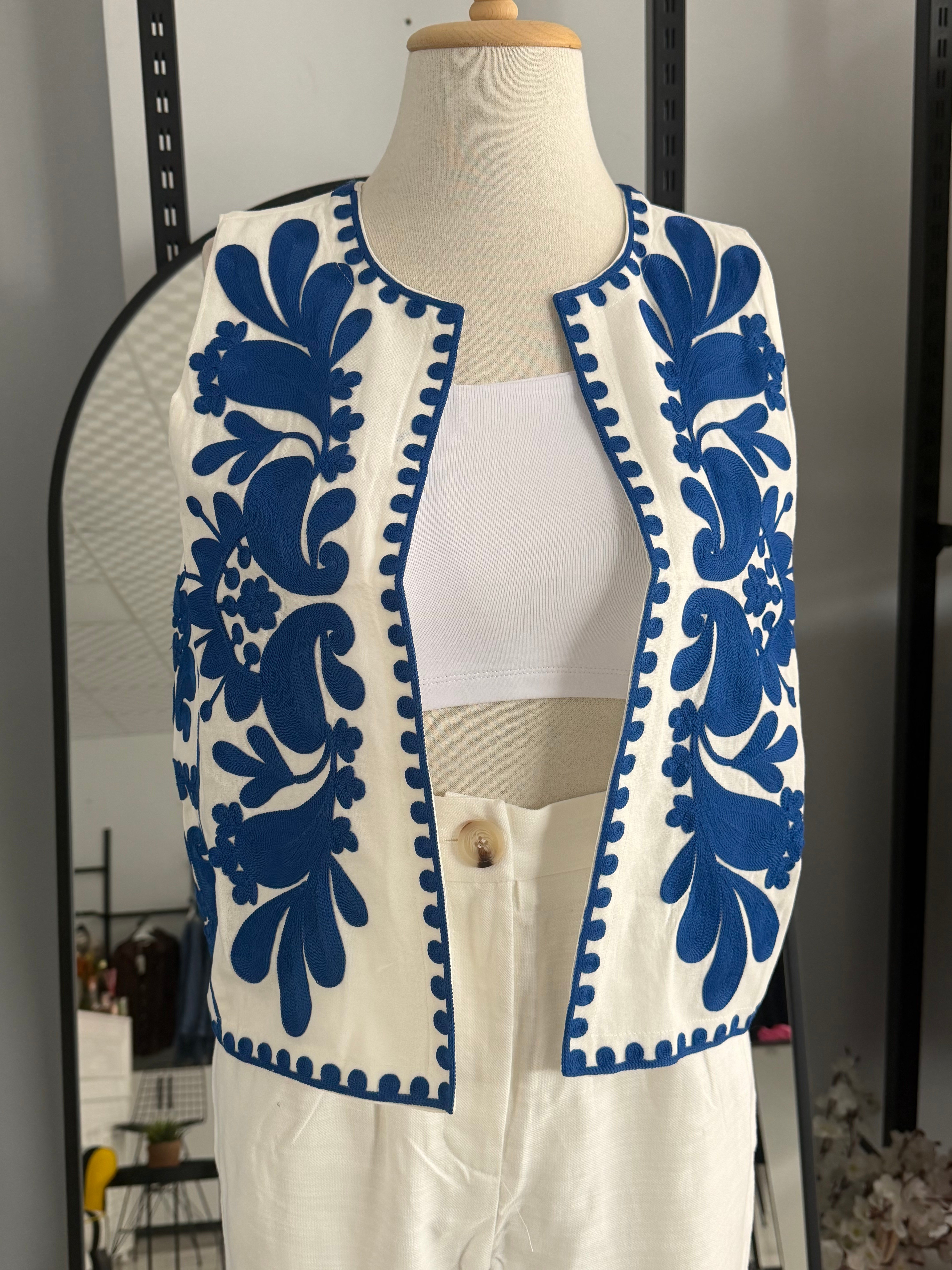 NAKIŞ İŞLEMELİ YELEK