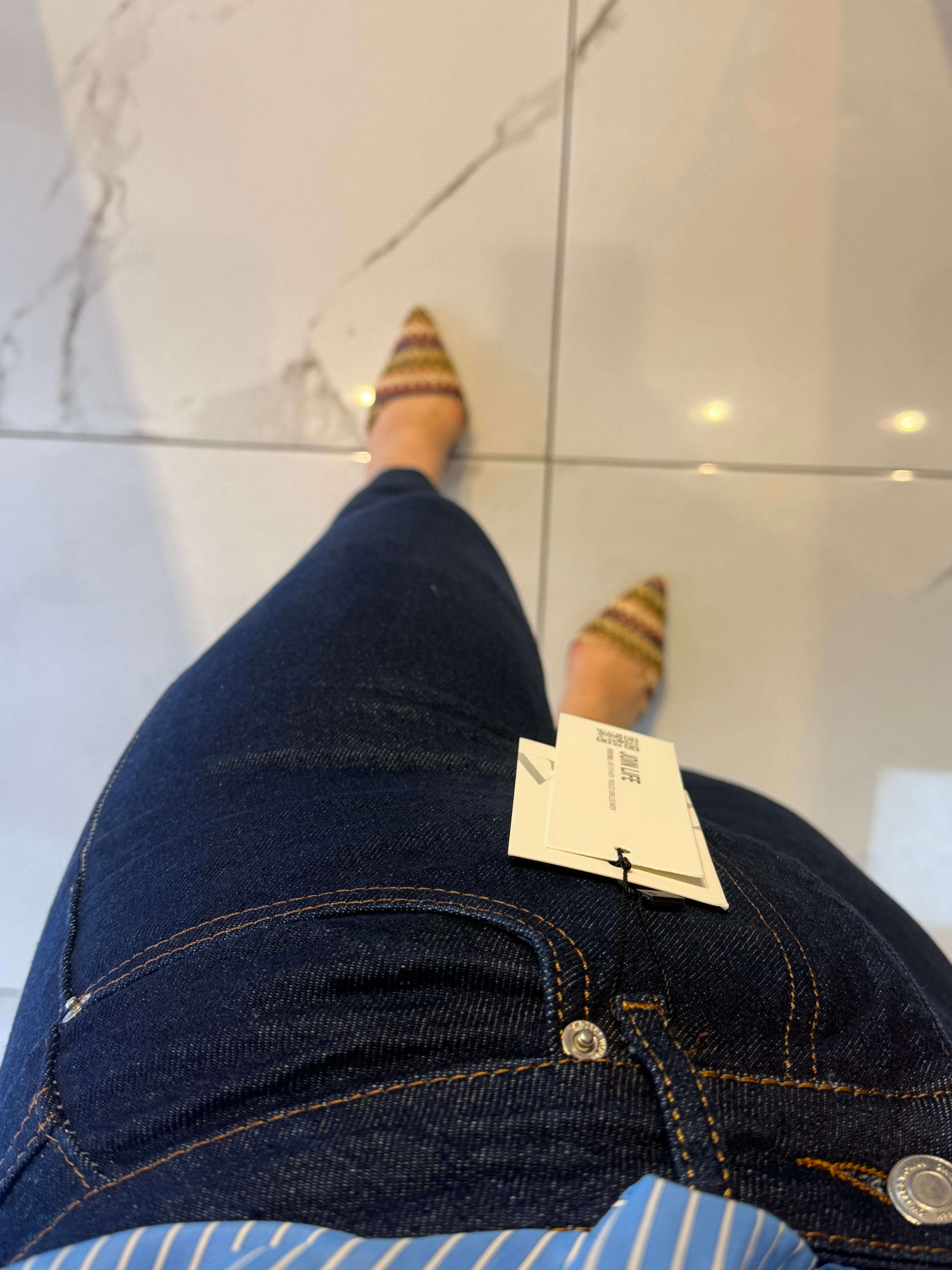 Paçası Kesik Toparlayıcı Boyfit Jean Lacivert