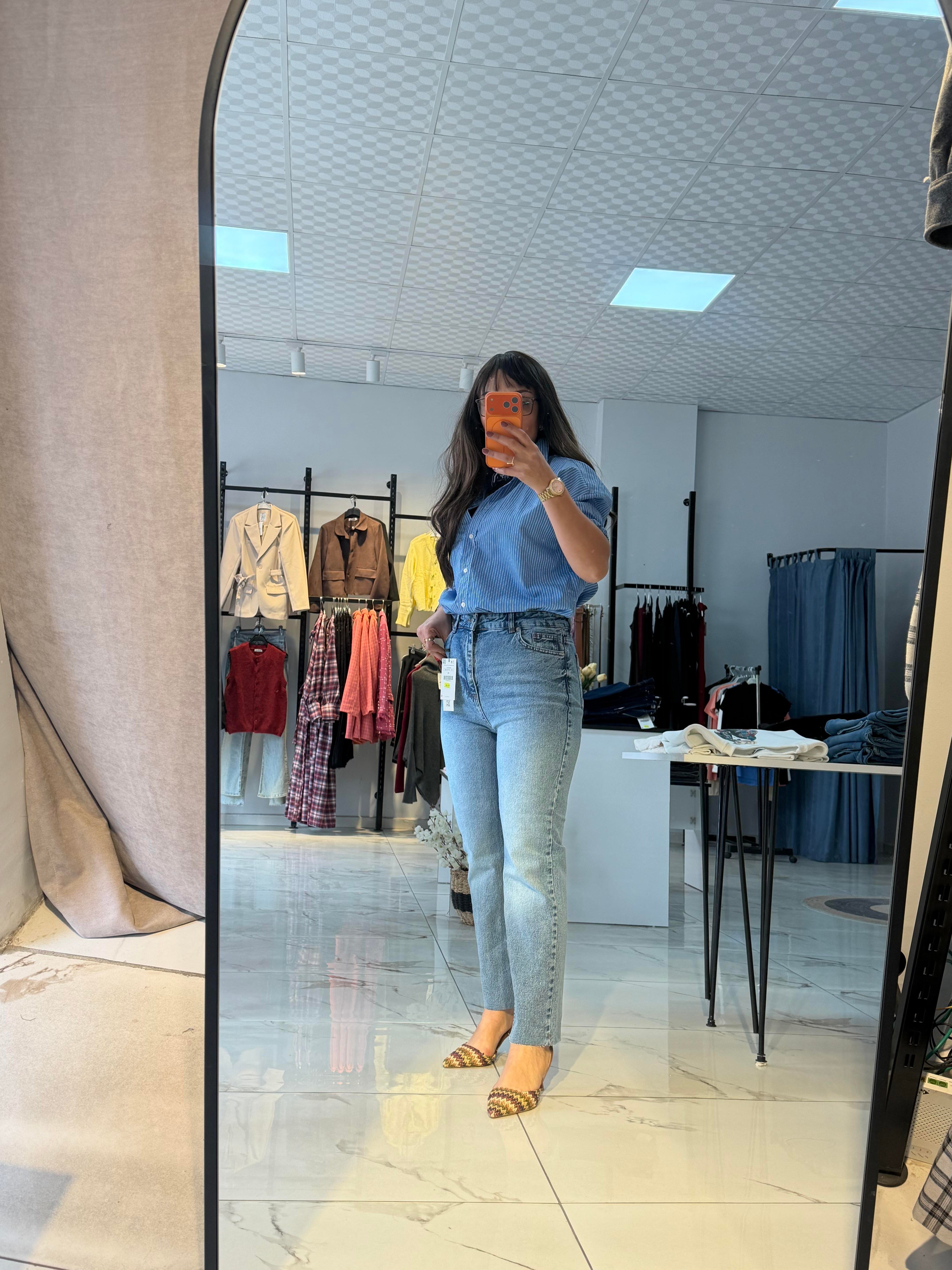 Paçası Kesik Toparlayıcı Boyfit Jean Mavi