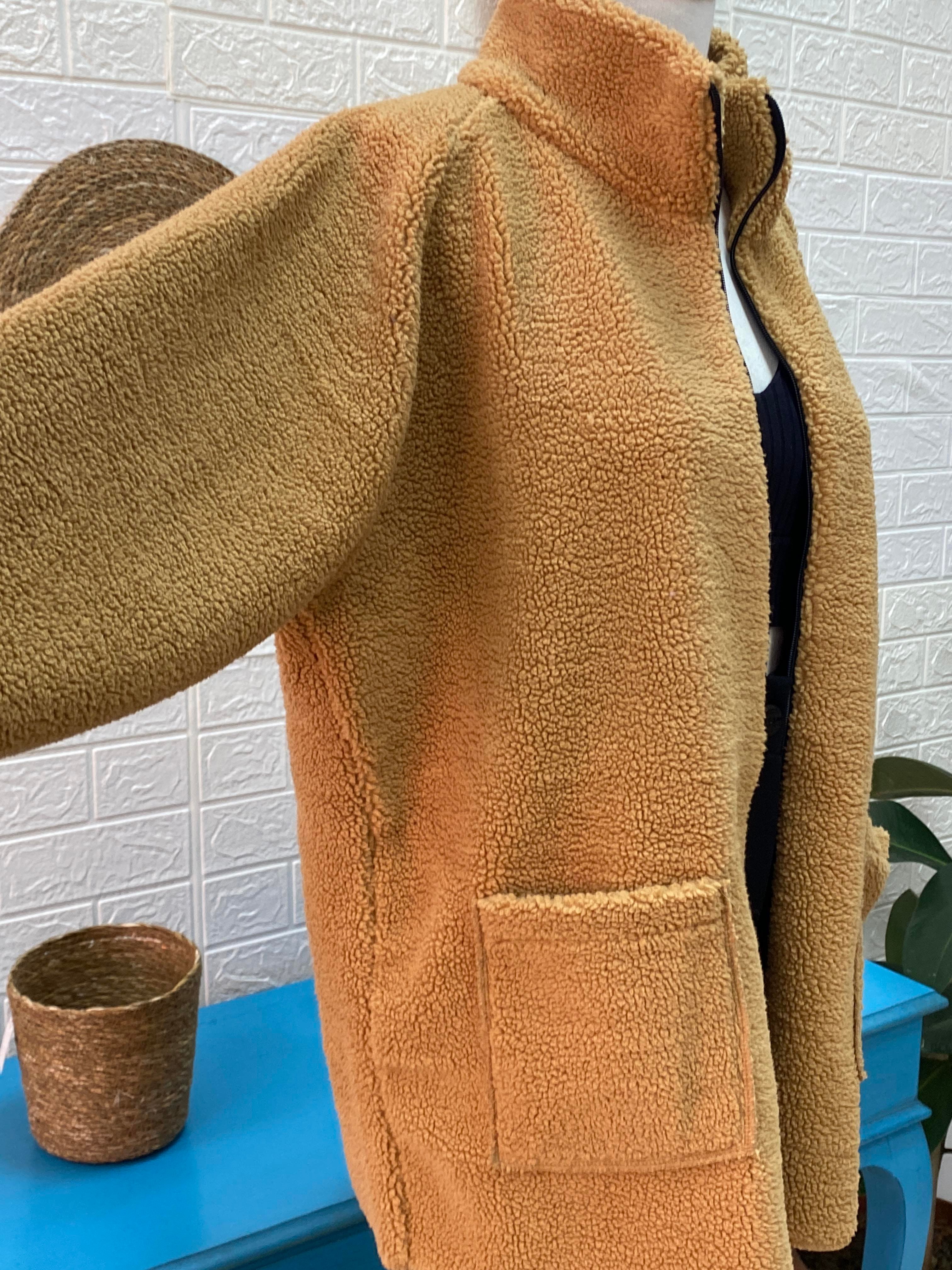 PELUŞ MONT