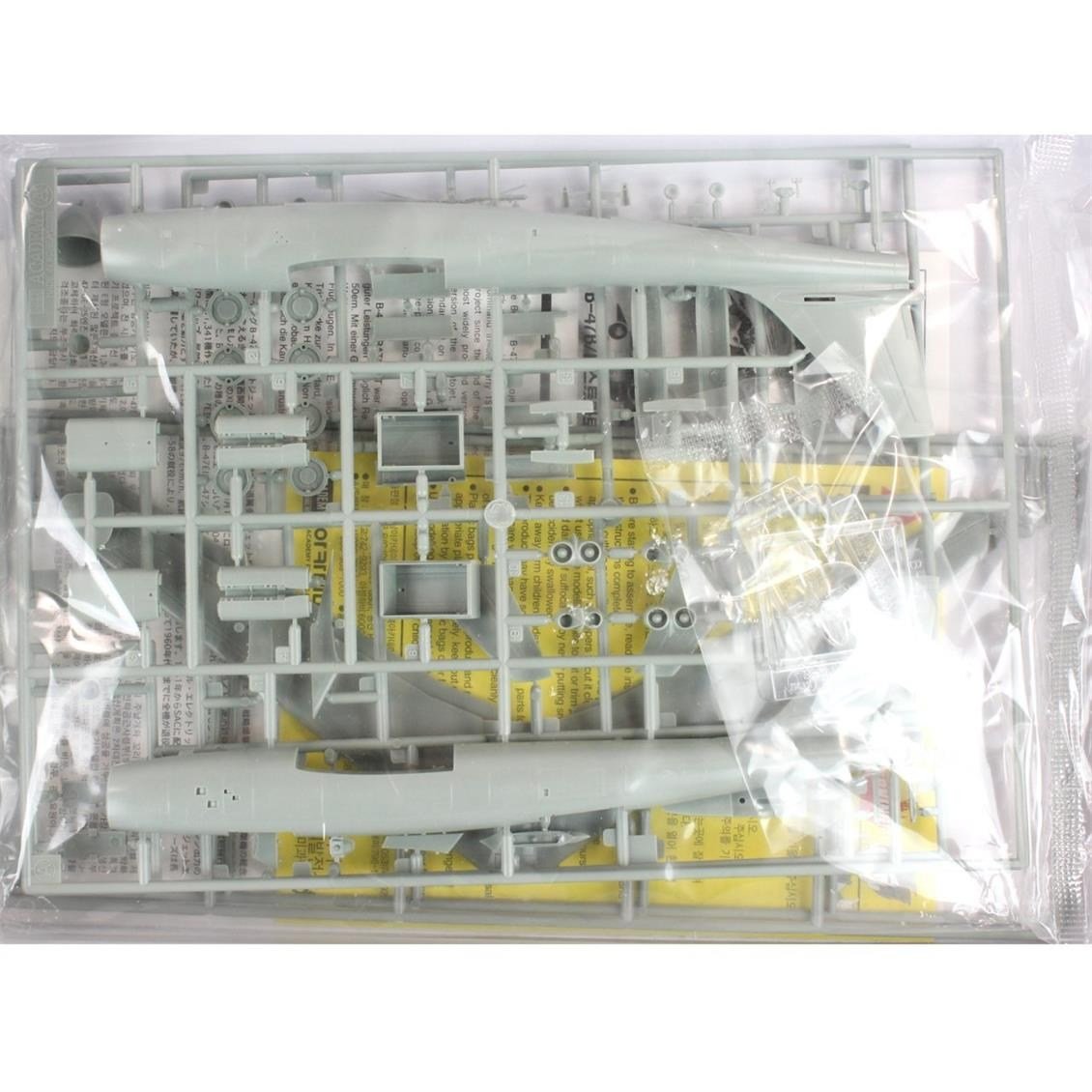 Academy 04443 1/144 Ölçek, B-47B/E Stratojet Savaş Uçağı, Plastik Model Kiti