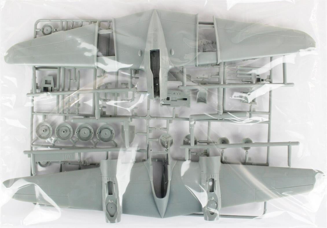 Academy 12208 1/48 Ölçek, P-38F (Lighting Glacier Girl) Savaş Uçağı, Plastik Model Kiti