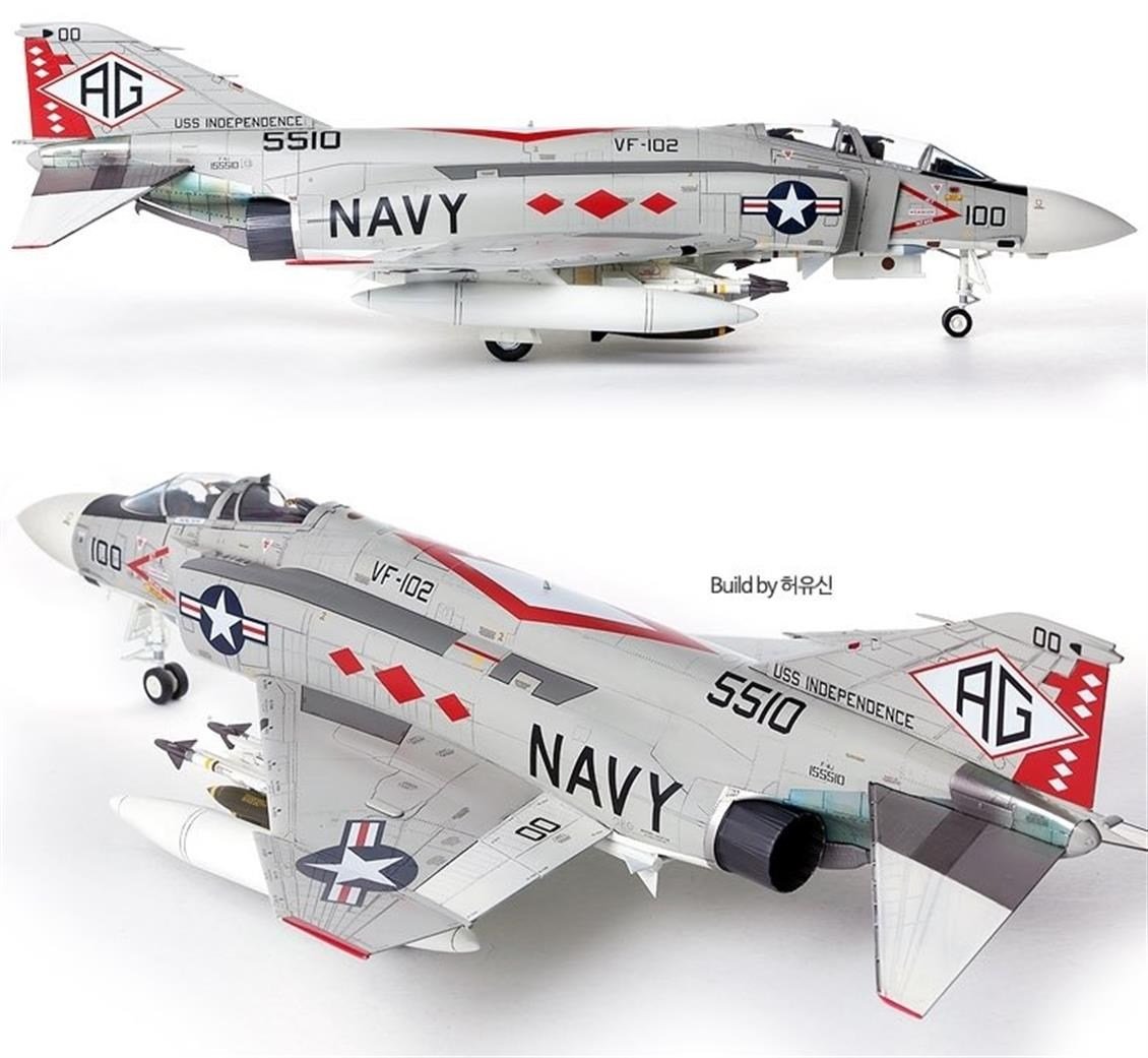 Academy 12323 1/48 Ölçek, USN F-4J VF-102 Diamondbacks Savaş Uçağı, Plastik Model Kiti