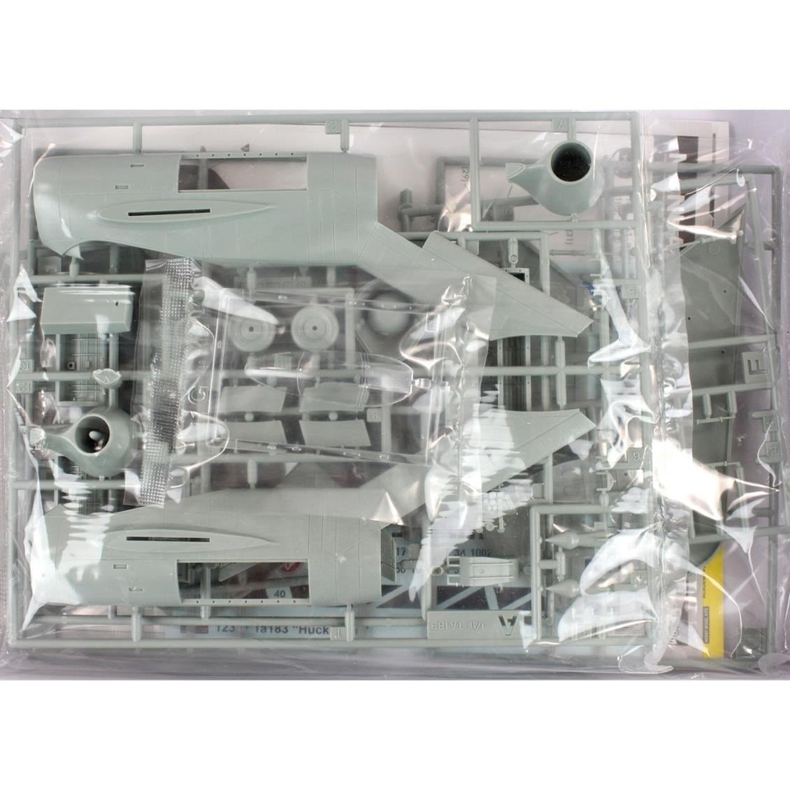 Academy 12327 1/48 Ölçek, FW TA-183 Huckebein Savaş Uçağı, Plastik Model Kiti