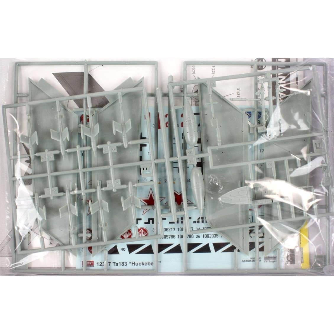 Academy 12327 1/48 Ölçek, FW TA-183 Huckebein Savaş Uçağı, Plastik Model Kiti