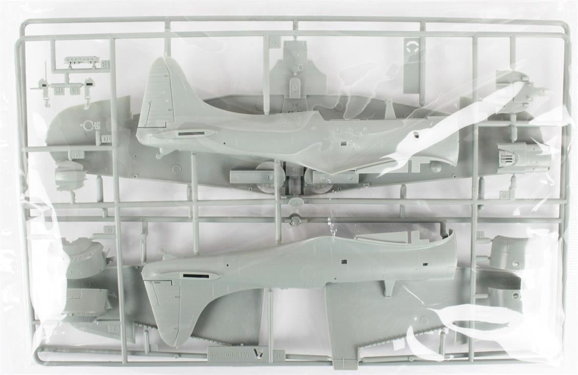 Academy 12331 1/48 Ölçek, USMC SBD-1 (Pearl Harbor) Savaş Uçağı, Plastik Model Kiti
