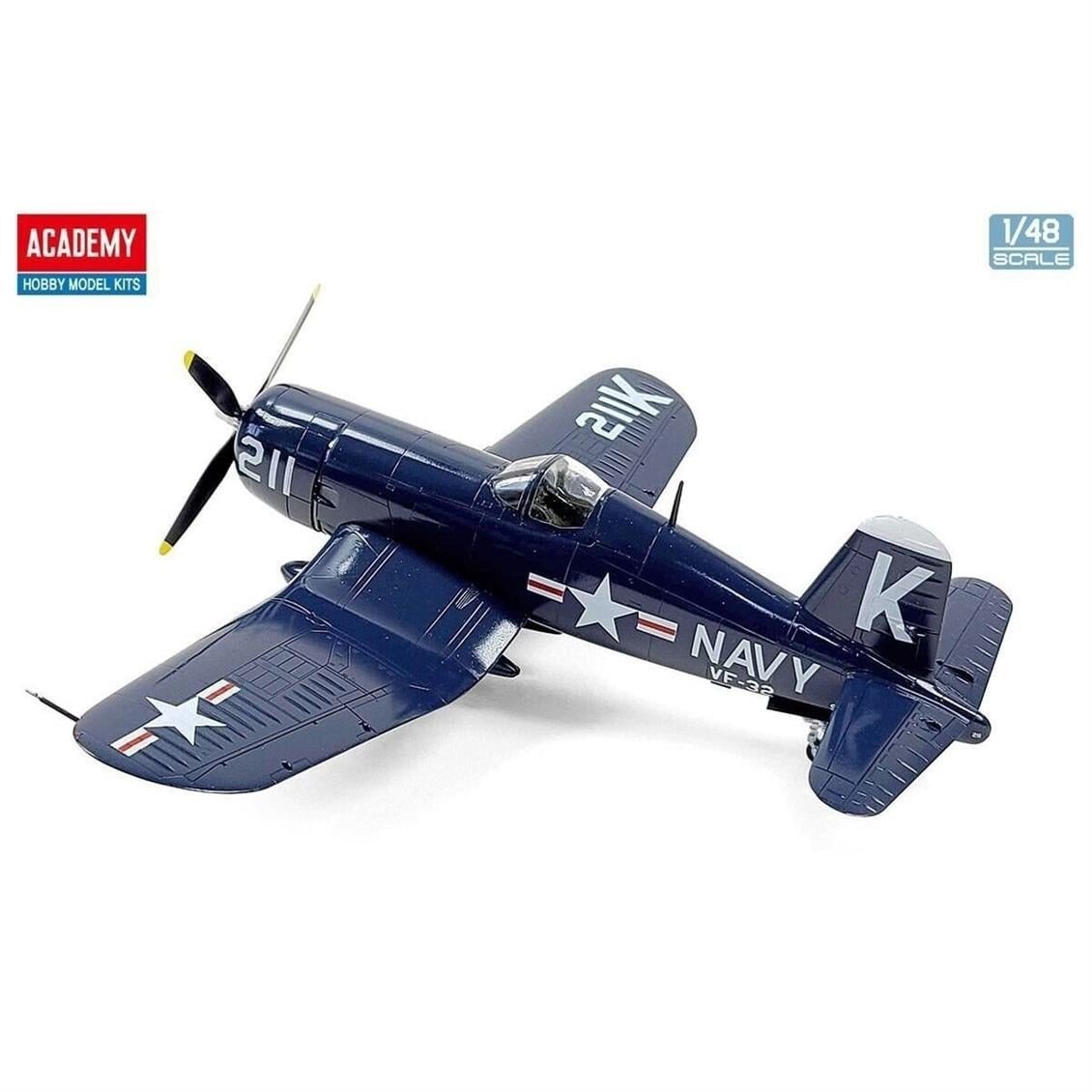 Academy 12353 1/48 Ölçek, Vought F4U-4 Corsair Savaş Uçağı, Plastik Model Kiti