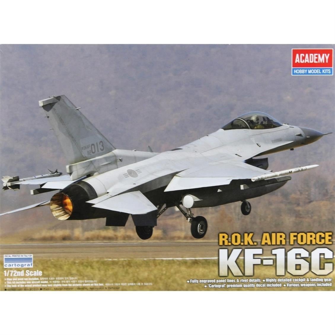 Academy 12418 1/72 Ölçek, KF-16 Savaş Uçağı, Plastik Model Kiti