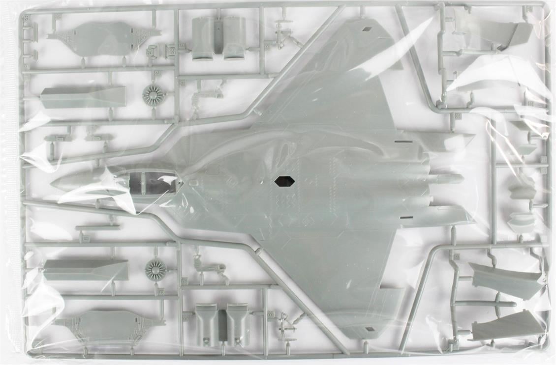 Academy 12423 1/72 Ölçek, ABD Hava Kuvvetleri F-22 Savaş Uçağı, Plastik Model Kiti