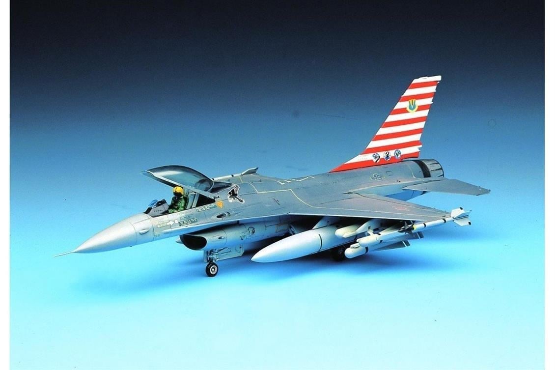 Academy 12444 1/72 Ölçek, F-16A Fighting Falcon Savaş Uçağı, Plastik Model Kiti
