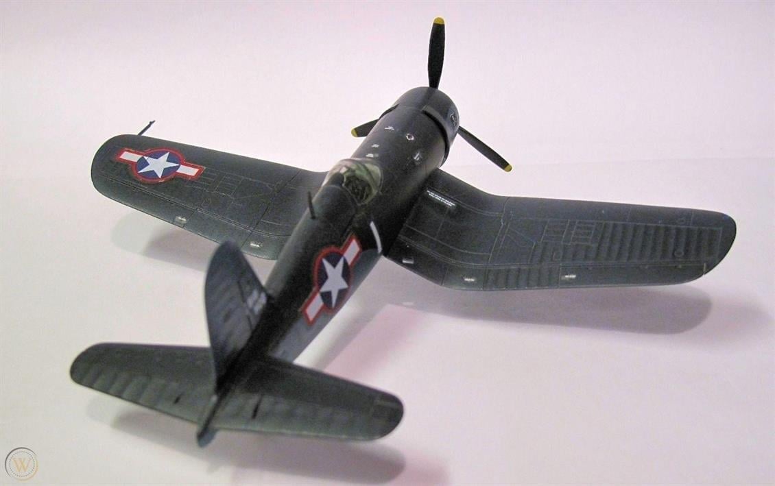 Academy 12457 1/72 Ölçek, F4U-1 Corsair Savaş Uçağı, Plastik Model Kiti