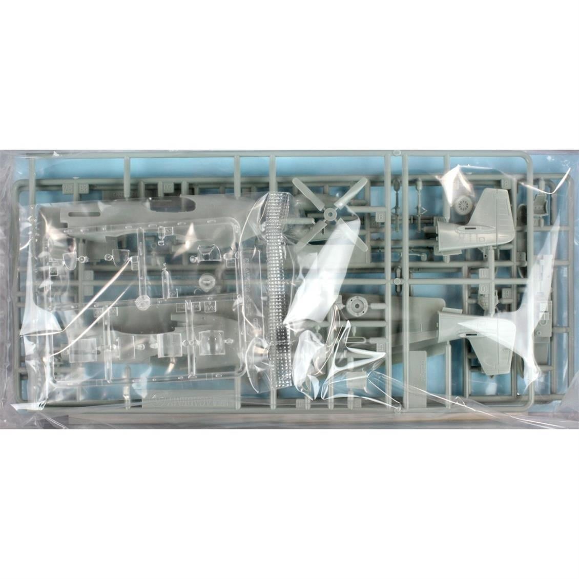 Academy 12464 1/72 Ölçek, P-51B Mustang Savaş Uçağı, Plastik Model Kiti