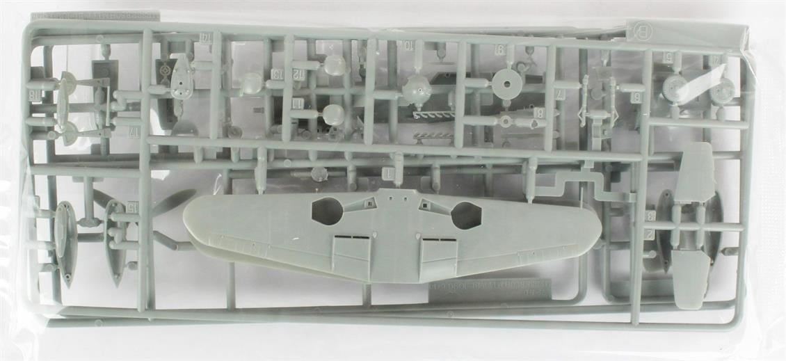 Academy 12467 1/72 Ölçek, Messerschmitt Bf 109 G-6 Savaş Uçağı, Plastik Model Kiti