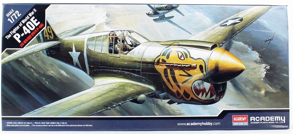Academy 12468 1/72 Ölçek, P-40E Warhawk Savaş Uçağı, Plastik Model Kiti