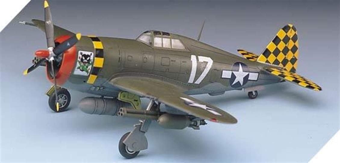 Academy 12492 1/72 Ölçek, P-47D Thunderbolt (Razor Back) Savaş Uçağı, Plastik Model Kiti