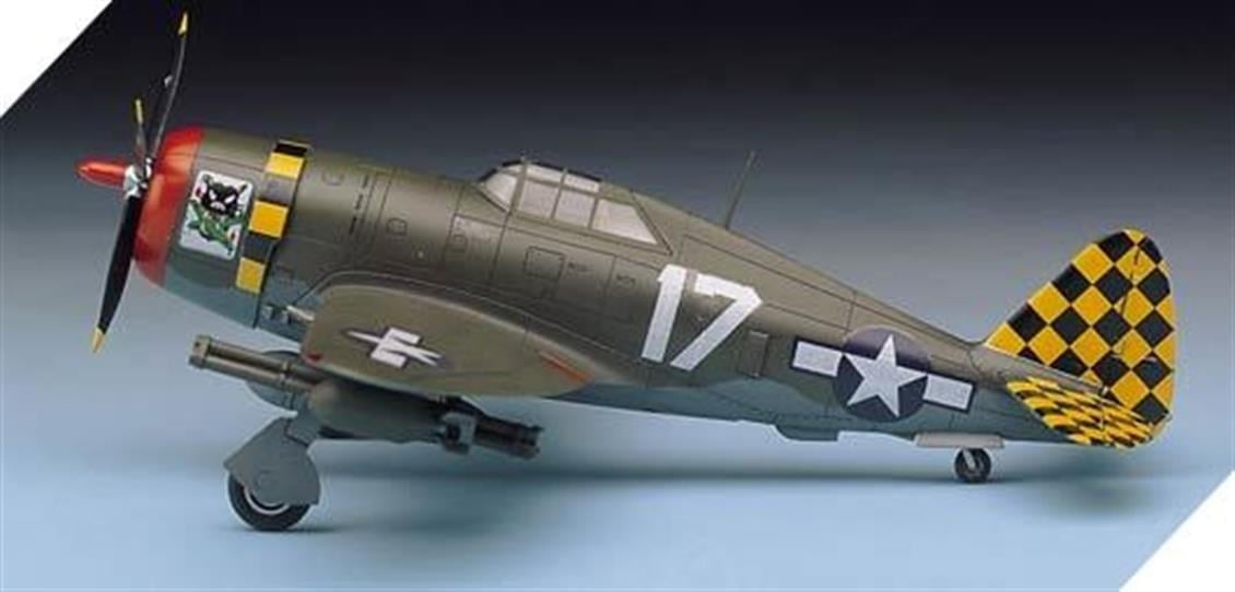 Academy 12492 1/72 Ölçek, P-47D Thunderbolt (Razor Back) Savaş Uçağı, Plastik Model Kiti