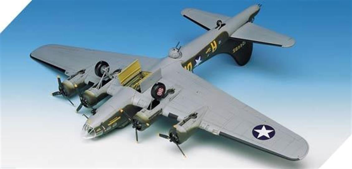Academy 12495 1/72 Ölçek, B-17F Flying Fortress (Memphis Belle) Savaş Uçağı, Plastik Model Kiti