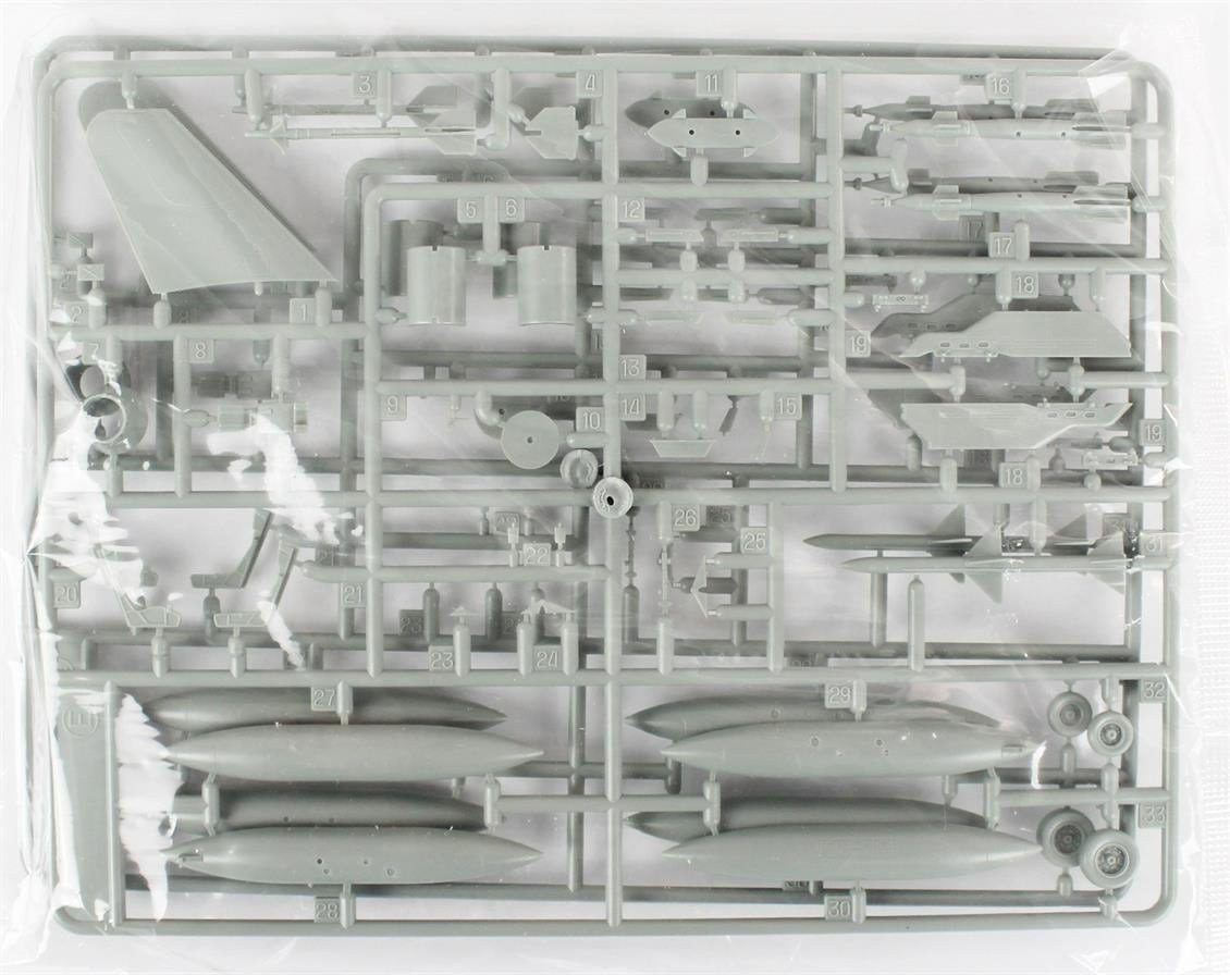 Academy 12520 1/72 Ölçek, USMC F/A-18+ (VMFA-232 Red Devils) Savaş Uçağı, Plastik Model Kiti