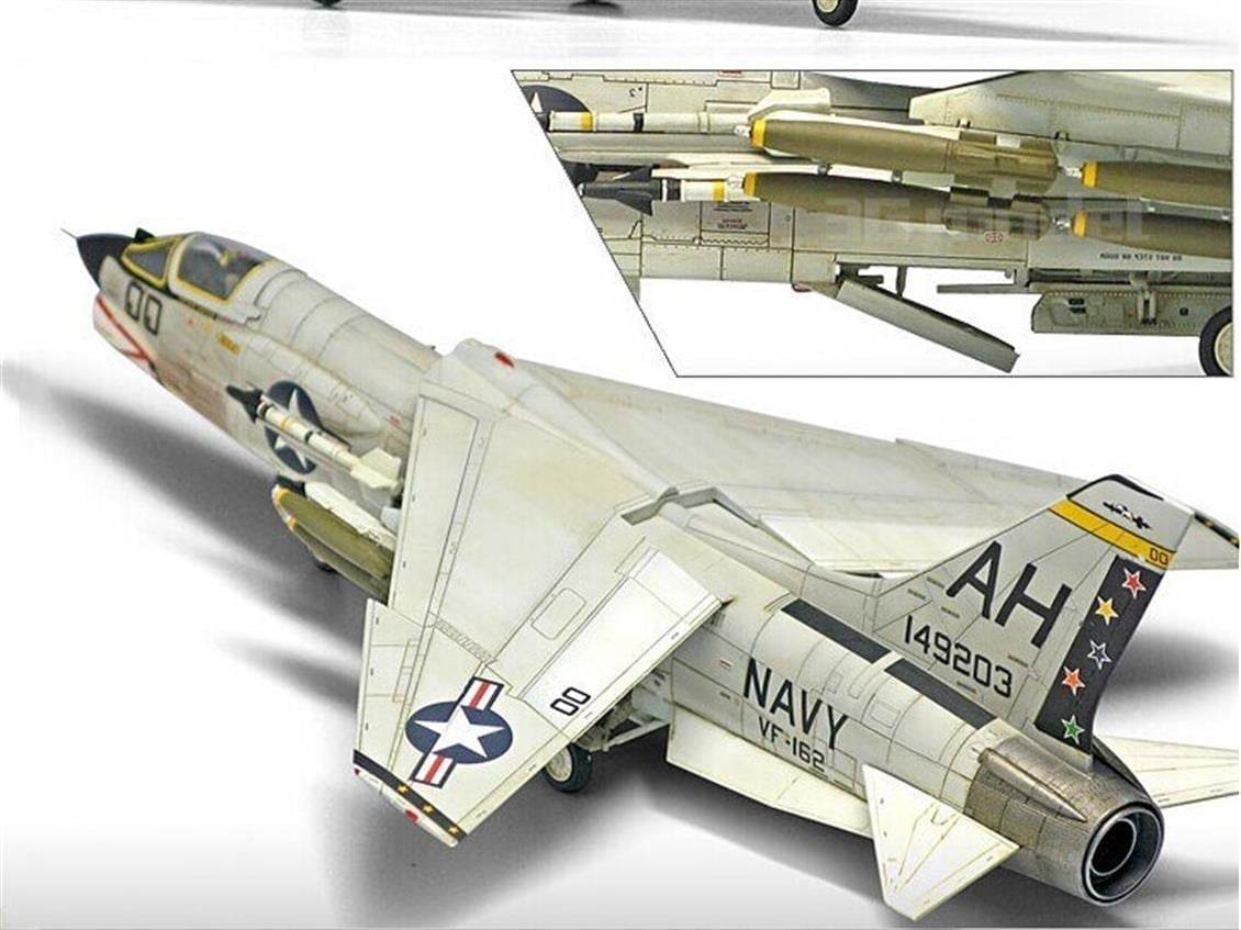 Academy 12521 1/72 Ölçek, USN F-8E VF-162 (The Hunters) Savaş Uçağı, Plastik Model Kiti