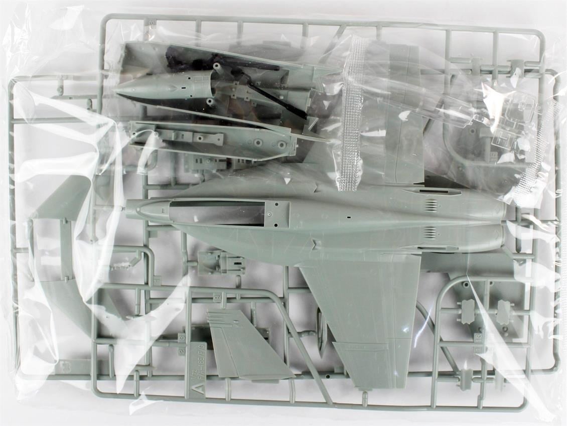 Academy 12535 1/72 Ölçek, USN F/A-18F Savaş Uçağı, Plastik Model Kiti