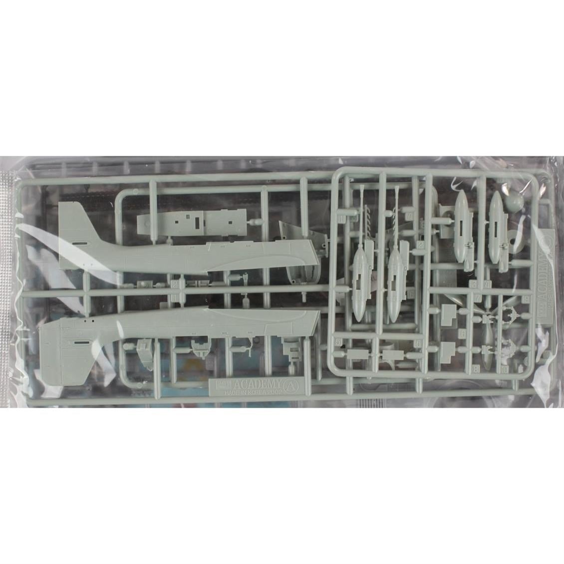 Academy 12539 1/72 Ölçek, JU-87G Stuka & JS-2 Stalin Savaş Uçağı, Plastik Model Kiti