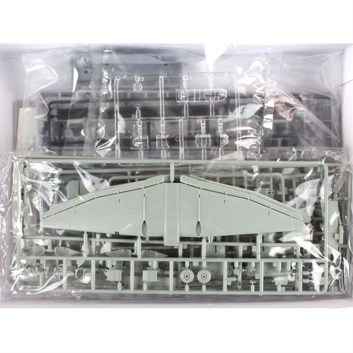 Academy 12539 1/72 Ölçek, JU-87G Stuka & JS-2 Stalin Savaş Uçağı, Plastik Model Kiti