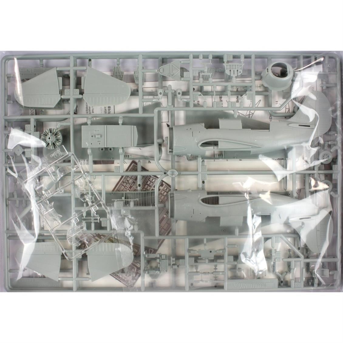Academy 12545 1/72 Ölçek, U.S. Navy SB2C-4 (Operation Iceberg) Savaş Uçağı, Plastik Model Kiti