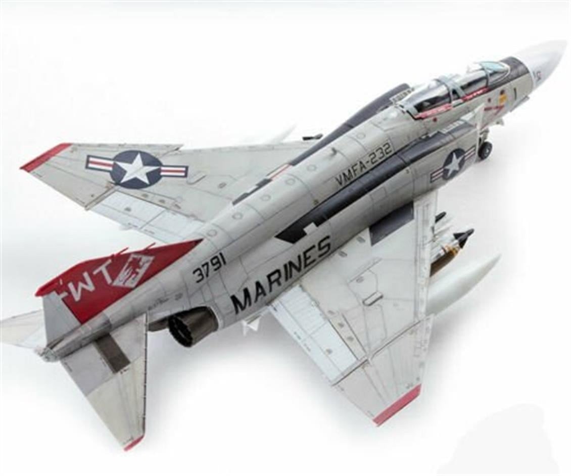 Academy 12556 1/72 Ölçek, F-4J VMFA-232 Savaş Uçağı, Plastik Model Kiti