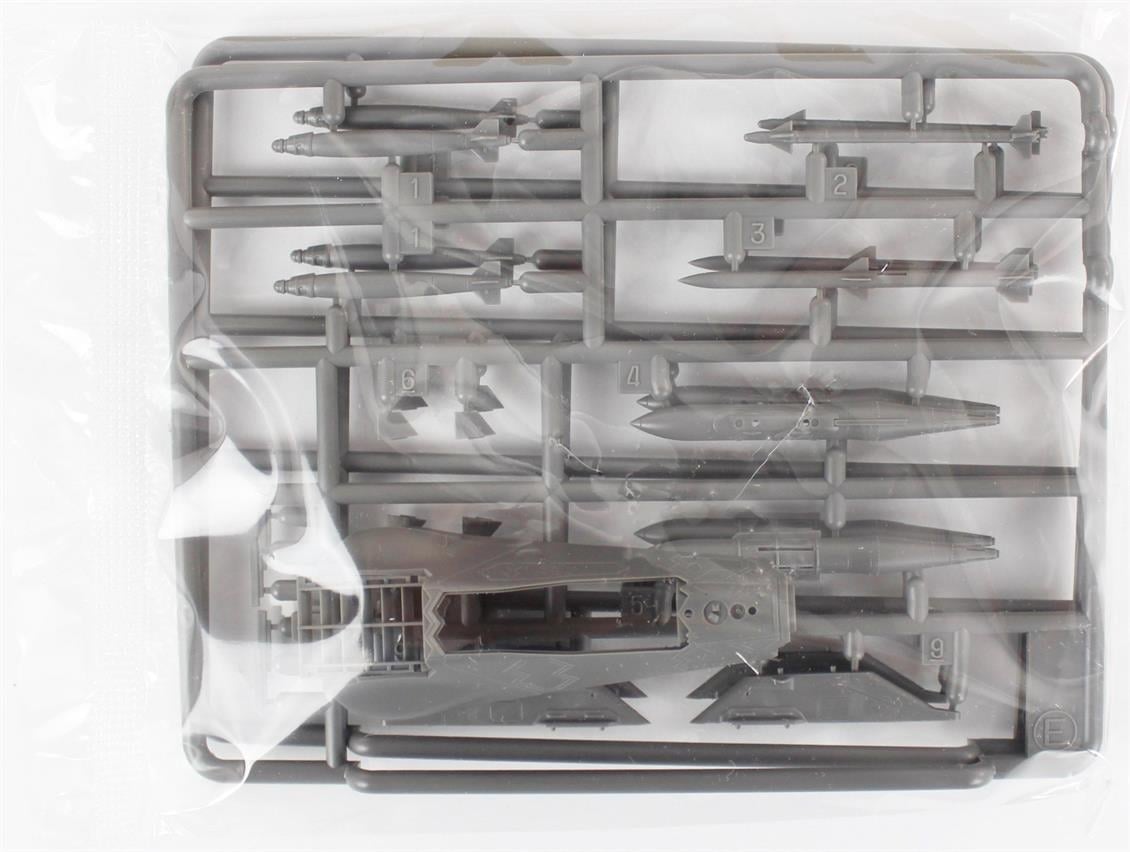 Academy 12569 1/72 Ölçek, F-35 B Lightningh II VMFA-121 (Yeşil Şövalyeler) Savaş Uçağı, Plastik Model Kiti