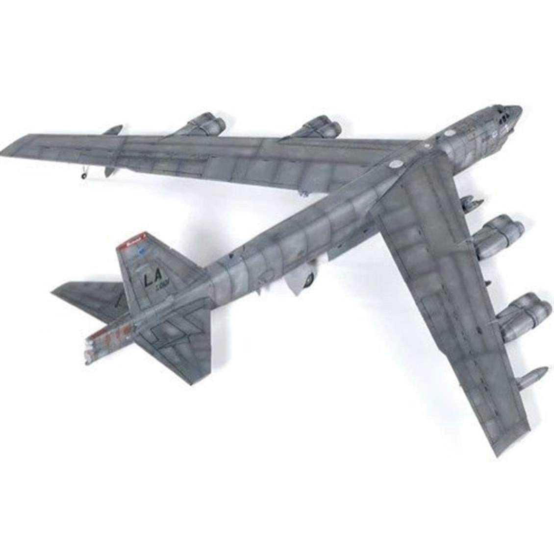 Academy 12622 1/144 Ölçek, USAF B-52H 20th BS (Buccaneers) Bombardıman Uçağı, Plastik Model Kiti