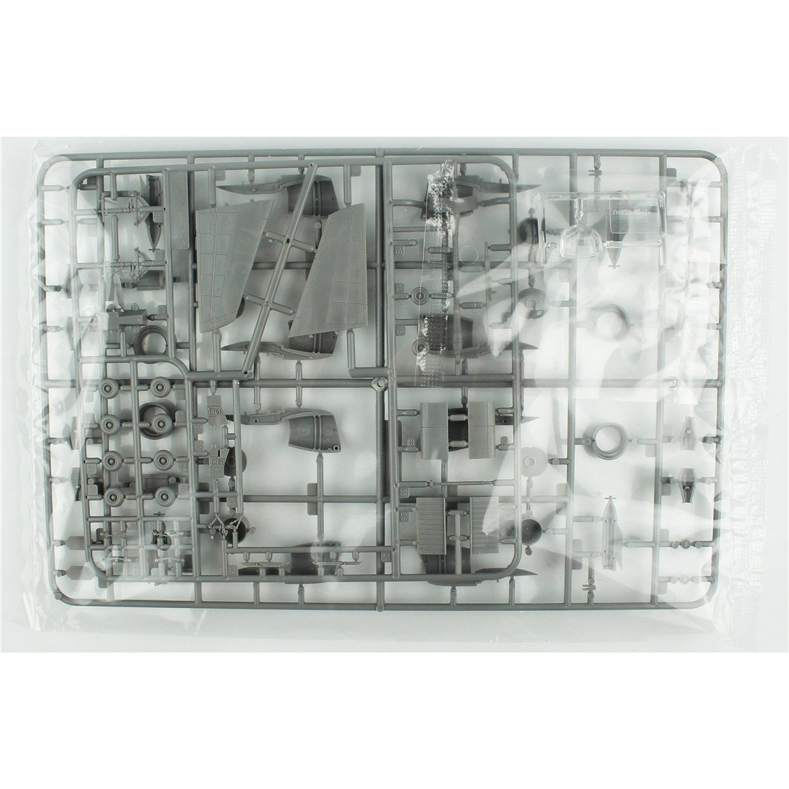 Academy 12638 1/144 USAF KC-135R Stratotanker, Yakıt İkmal Uçağı, Plastik Model Kiti