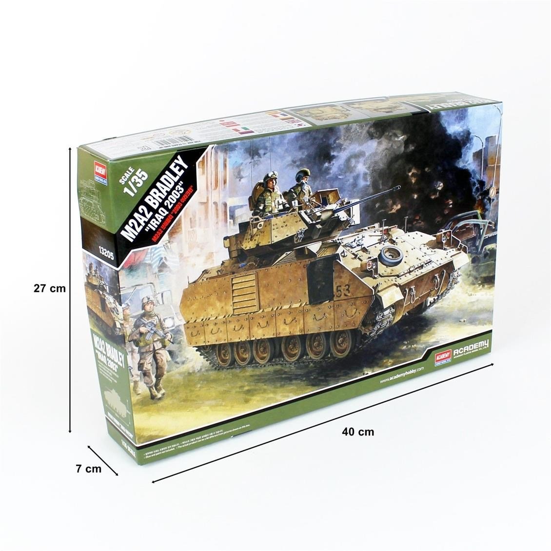 Academy 13205 1/35 Ölçek, M2A2 Bradly (Irak) Tankı, Plastik Model Kiti