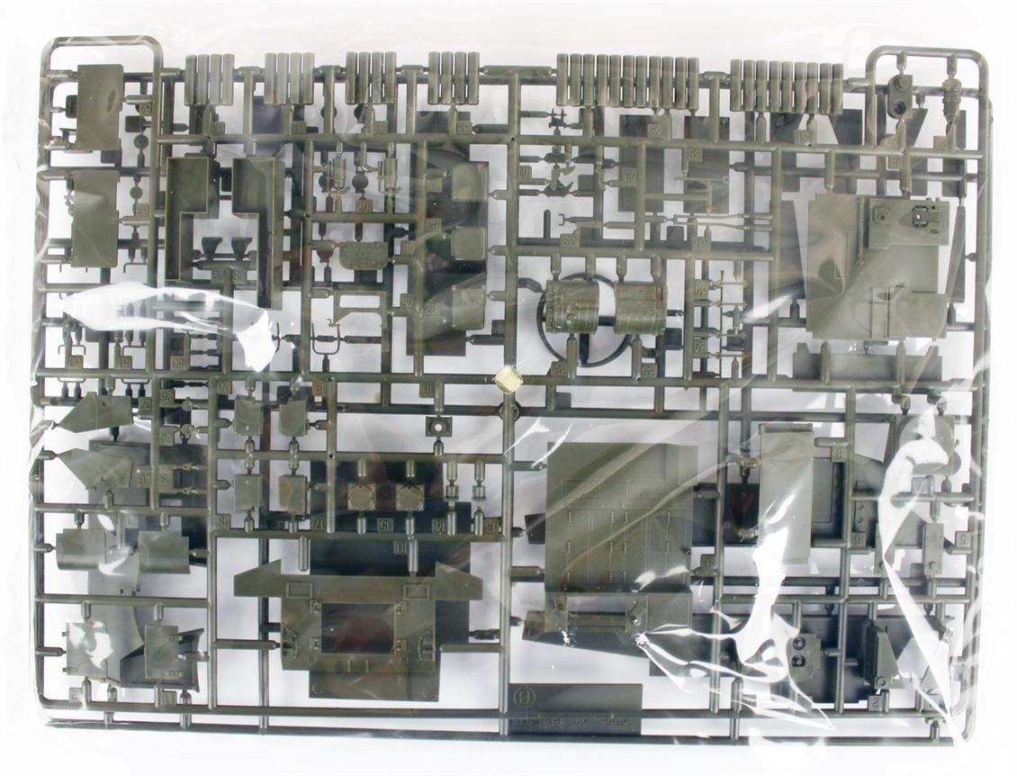 Academy 13210 1/35 Ölçek, M7 Priest Tank, Plastik Model Kiti
