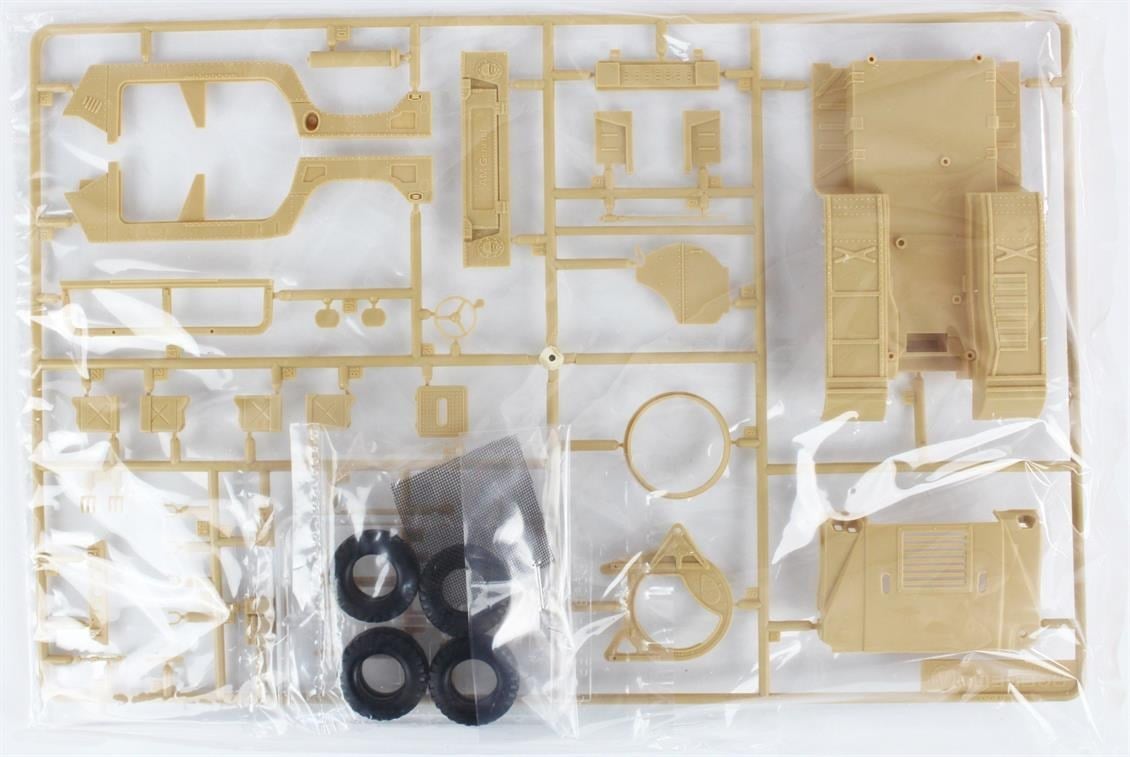 Academy 13241 1/35 Ölçek, M-1025 Amerikan Zırhlı Personel Taşıyıcı, Plastik Model Kiti