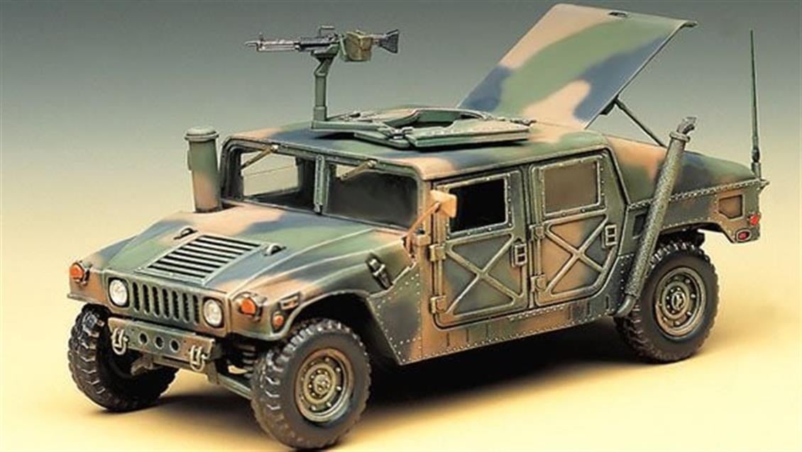 Academy 13241 1/35 Ölçek, M-1025 Amerikan Zırhlı Personel Taşıyıcı, Plastik Model Kiti