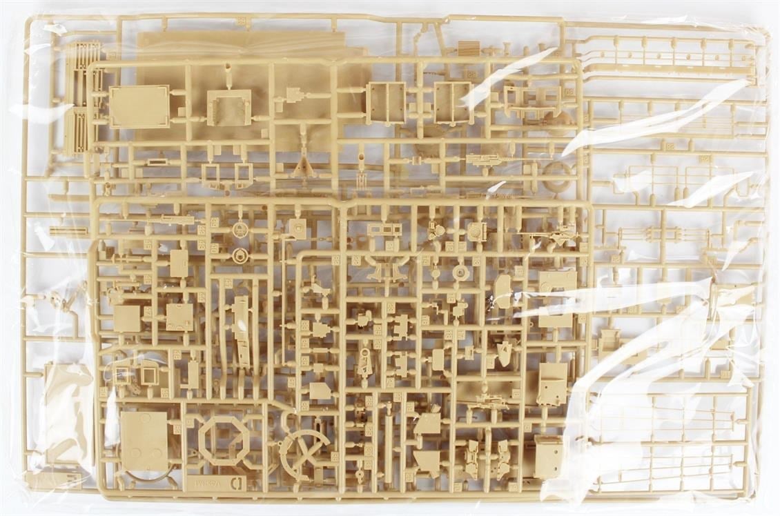 Academy 13504 1/35 Ölçek, M1A2 Abrams SEP v.2 TUSK II Tankı, Plastik Model Kiti