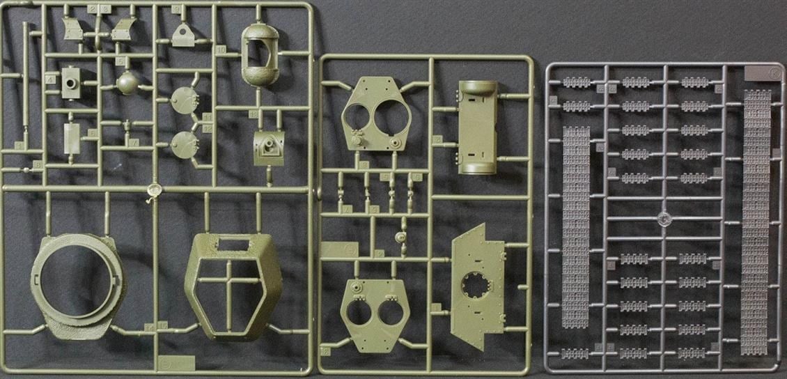 Academy 13505 1/35 Ölçek, Sovyet T-34/76 NO.183 Factory Product Tankı, Plastik Model Kiti