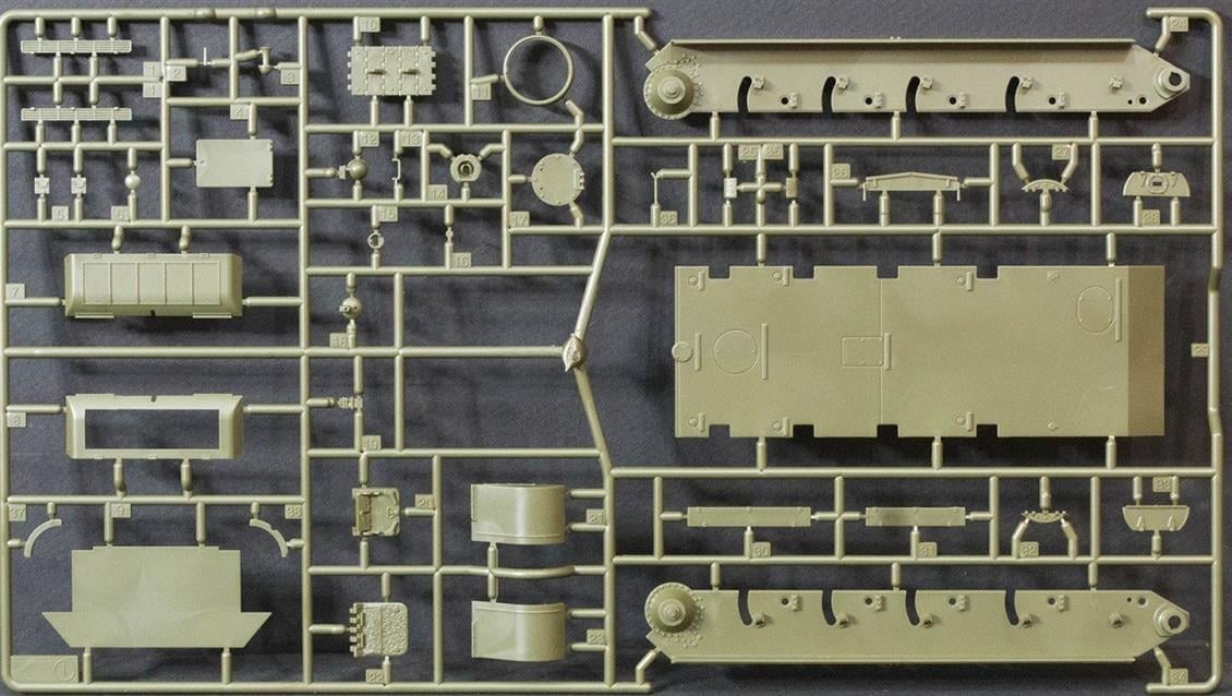 Academy 13505 1/35 Ölçek, Sovyet T-34/76 NO.183 Factory Product Tankı, Plastik Model Kiti