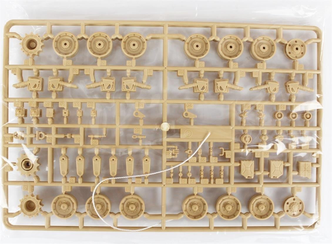 Academy 13519 1/35 Ölçek, K9FIN Moukari Finlandiya Ordusu Tankı, Plastik Model Kiti