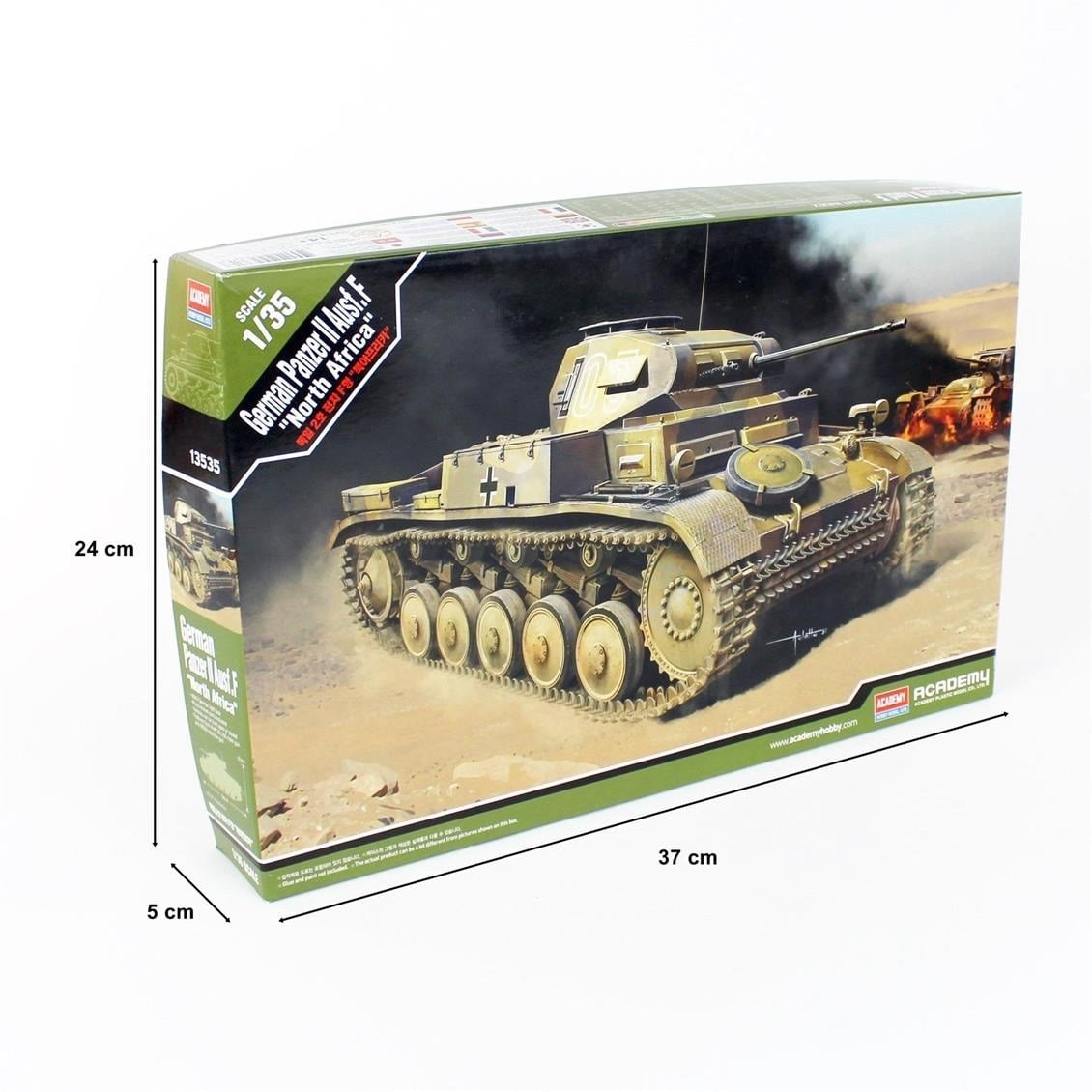 Academy 13535 1/35 Ölçek, German Panzer II Ausf.F (North Africa) Tankı, Plastik Model Kiti